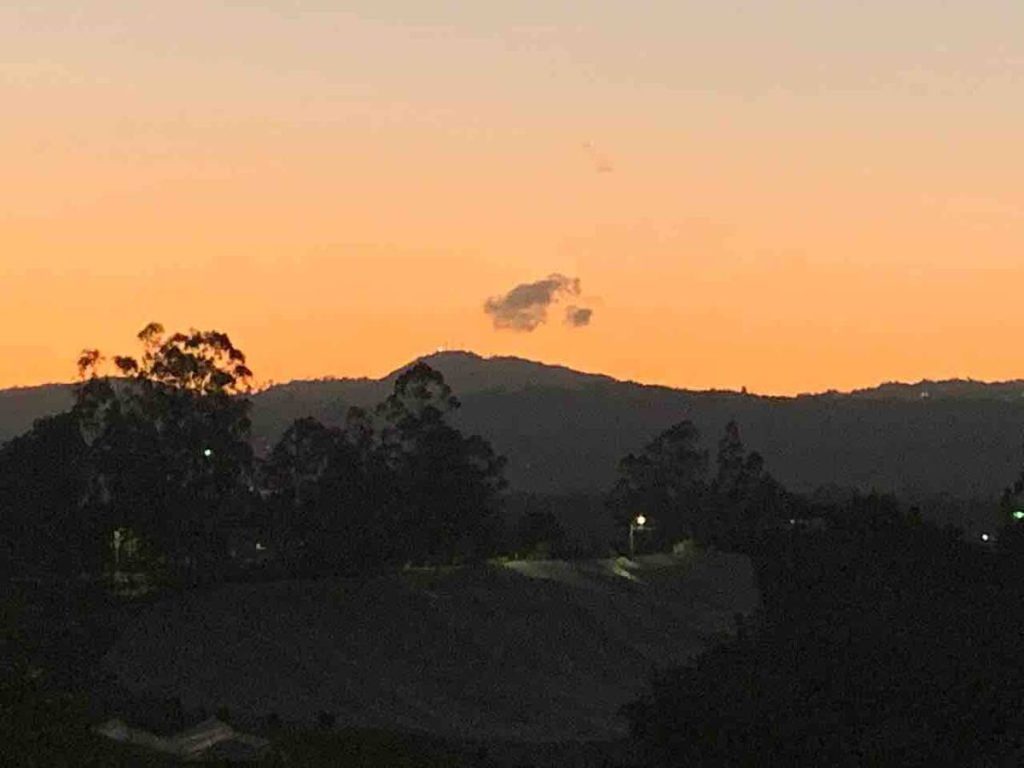 Sunset views with mountain landscapes at Rionegro cabin